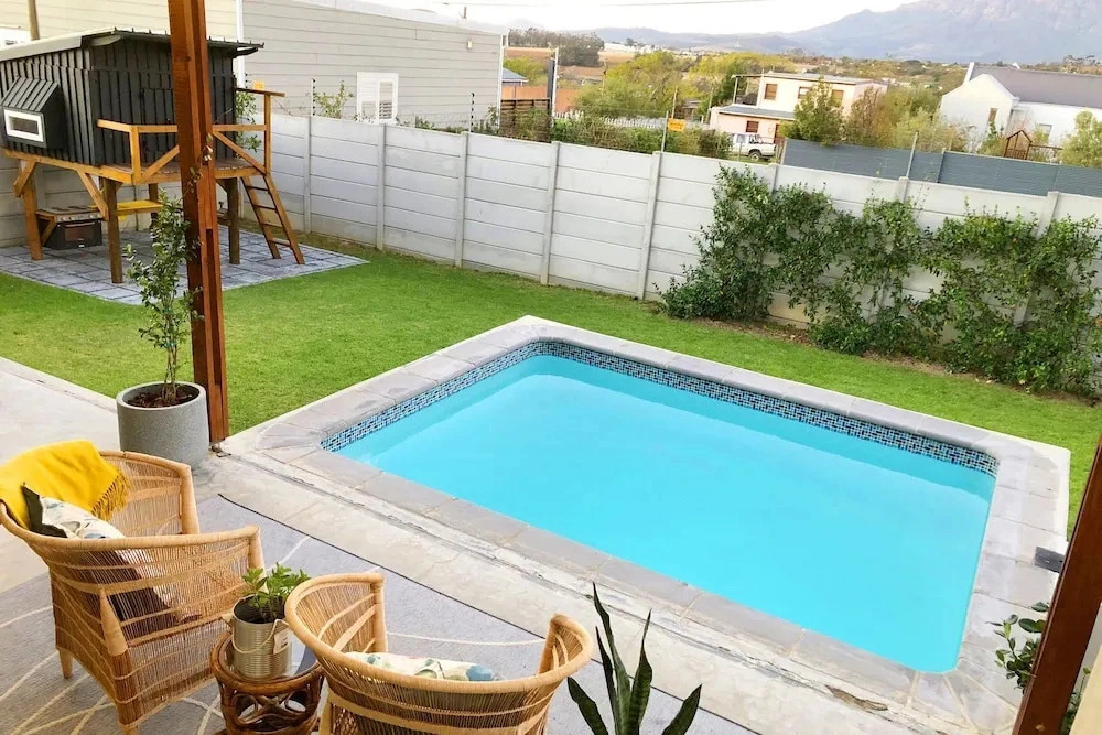 Cape Winelands Mountain View Getaway