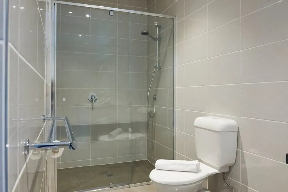 Open and Flowy 1 Bedroom Apartment in Chadstone