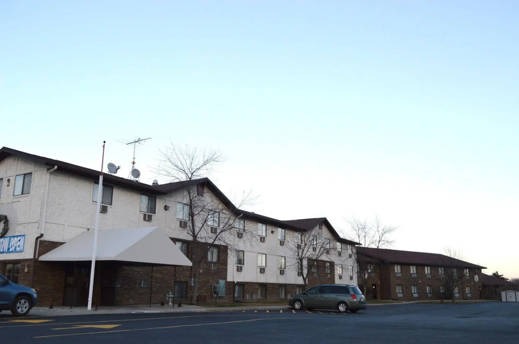 Crystal Inn and Suites