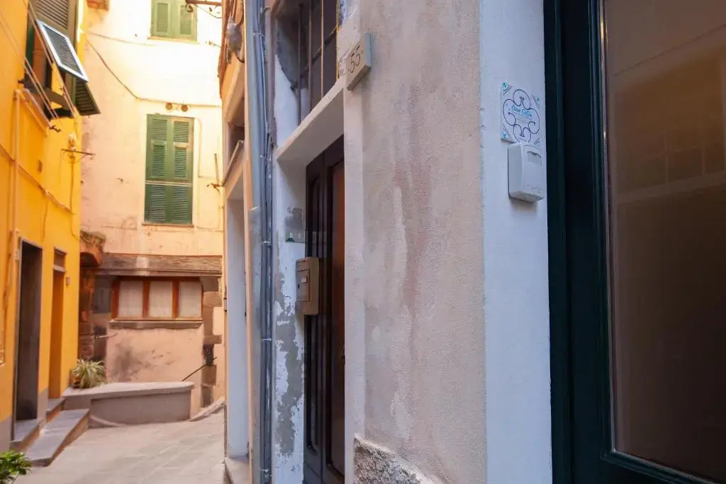 Casa GiGio 011030-LT-0223