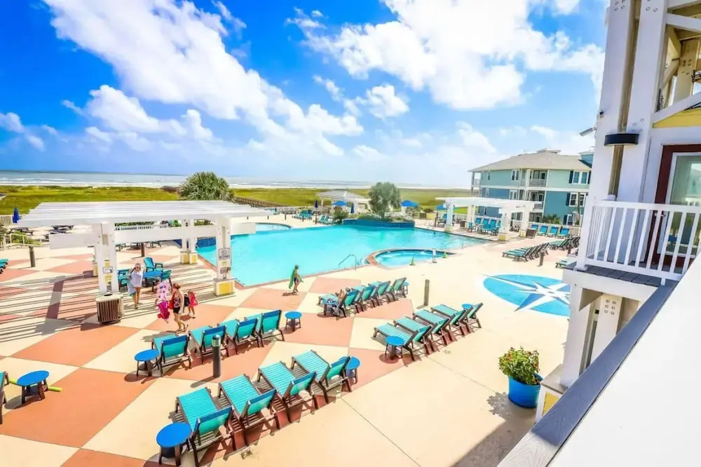 Resort Living on the Bay 2 bed 2 Bath Gorgeous bay Views