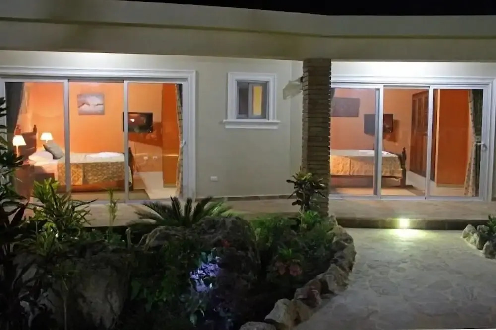 Well Furnished w Private Pool, BBQ & Palapa Bar