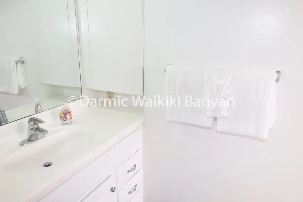 2-3107 Waikiki Banyan