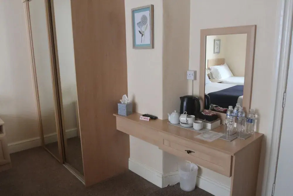 Bryn-Y-Mor Hotel