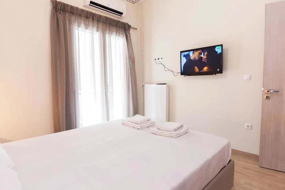 Urban Chic 2BR Experience in Galatsi
