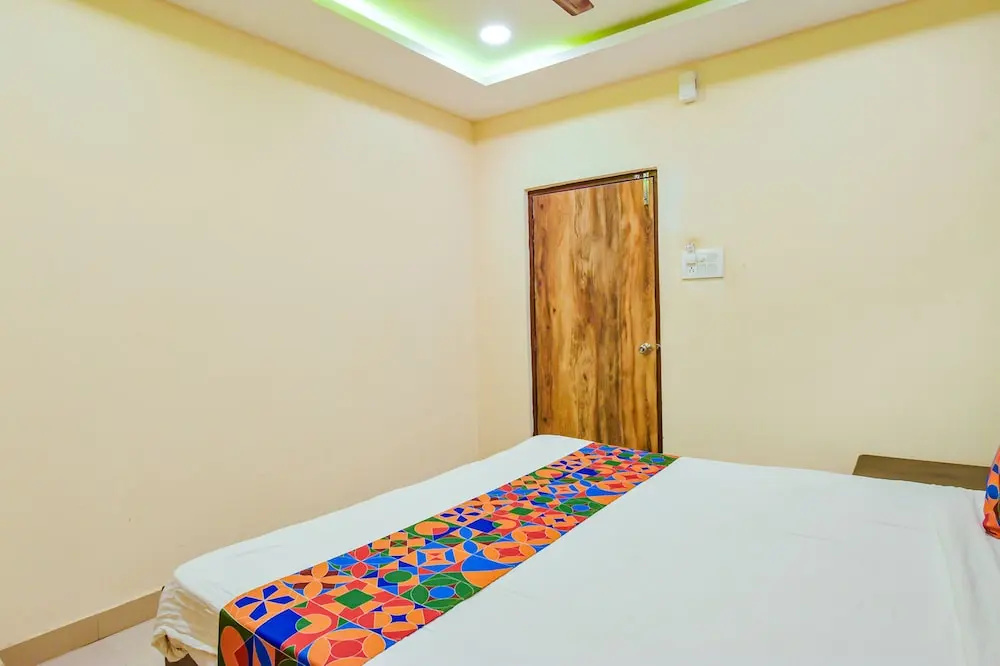 FabHotel Yogeshwara Grand