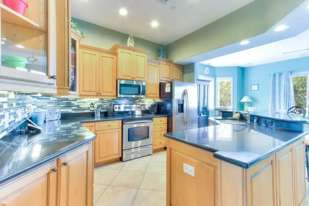 Bayway Luxury Townhome 4 Bedroom Townhouse by RedAwning