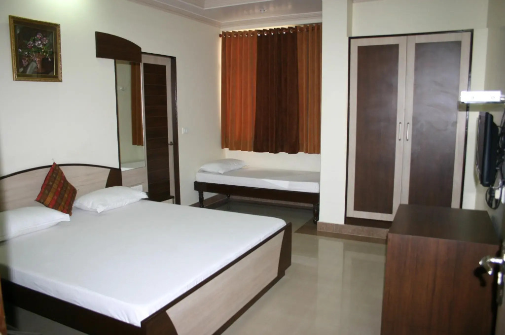 Hotel Taran by OYO
