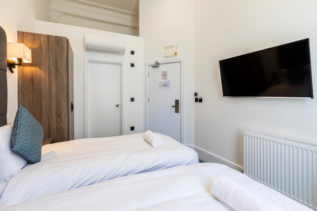 The J Hyde Park Hotel