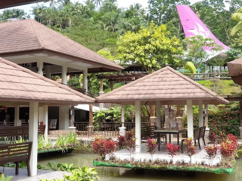 Kamayan sa Palaisdaan Hotel and Resort Quezon