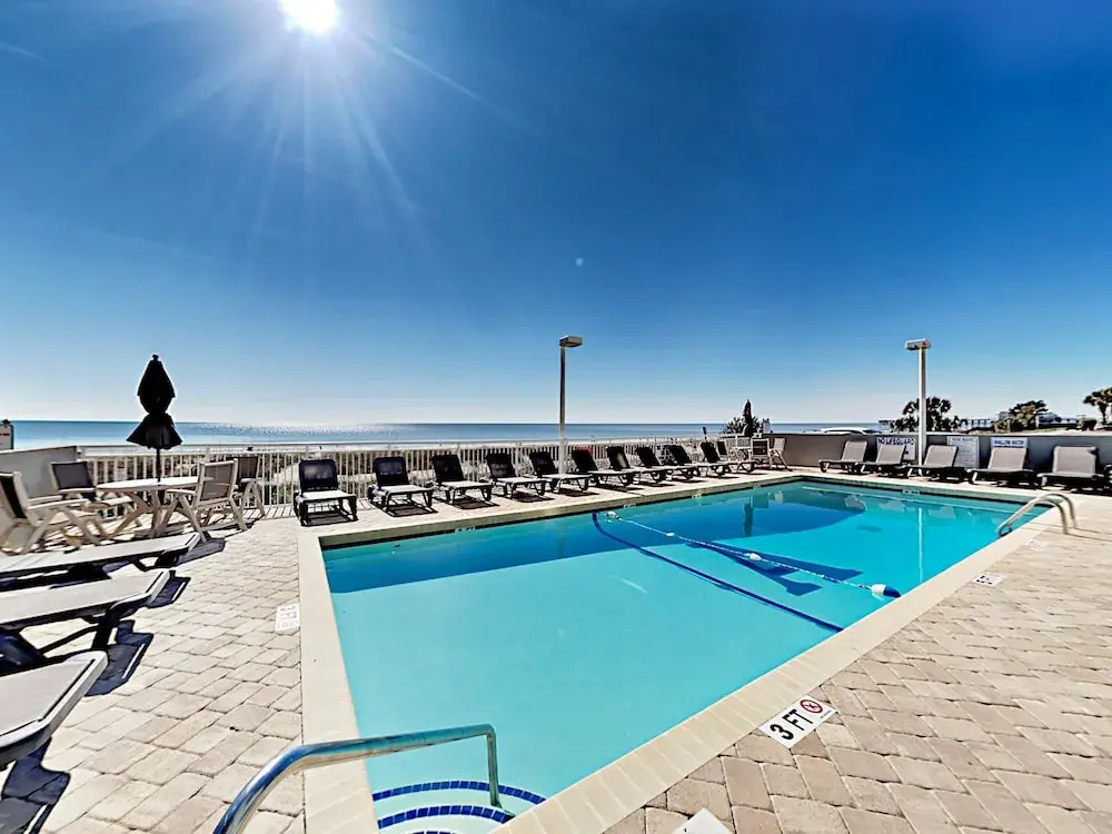 Beachfront W/ Pools, Hot Tubs & Lazy River 1 Bedroom Condo