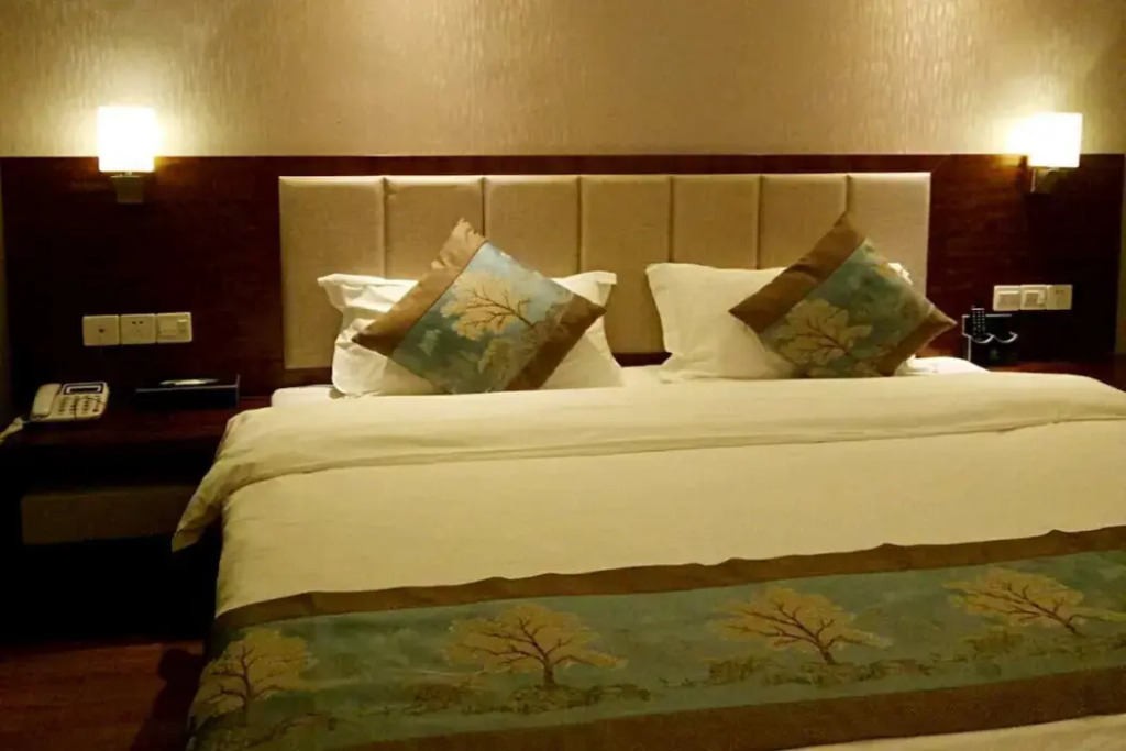 GreenTree Alliance Hotel Guiyang Huaguo Community Twin Towers Hotel