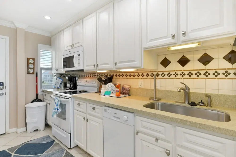 Seascape 1311 2 Bedroom Condo by RedAwning