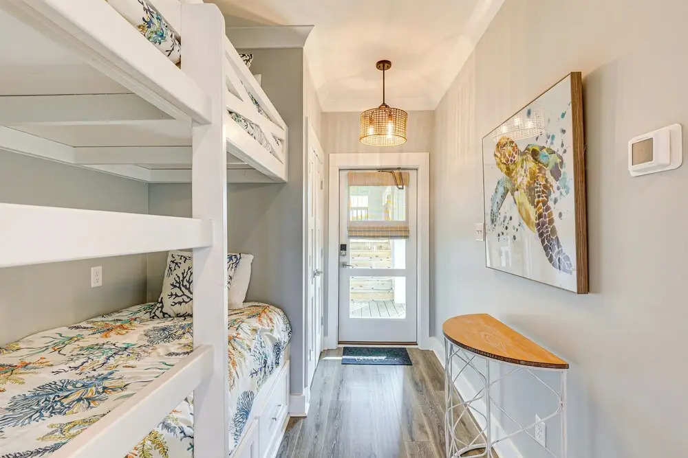 Waterfront Oasis in Dauphin Island - Shared Perks!