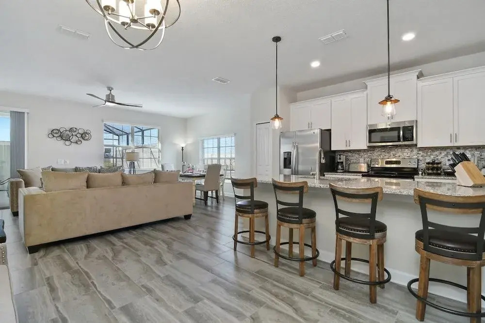 "boutique" Style Home Near Disney! 5 Bedroom Home by RedAwning