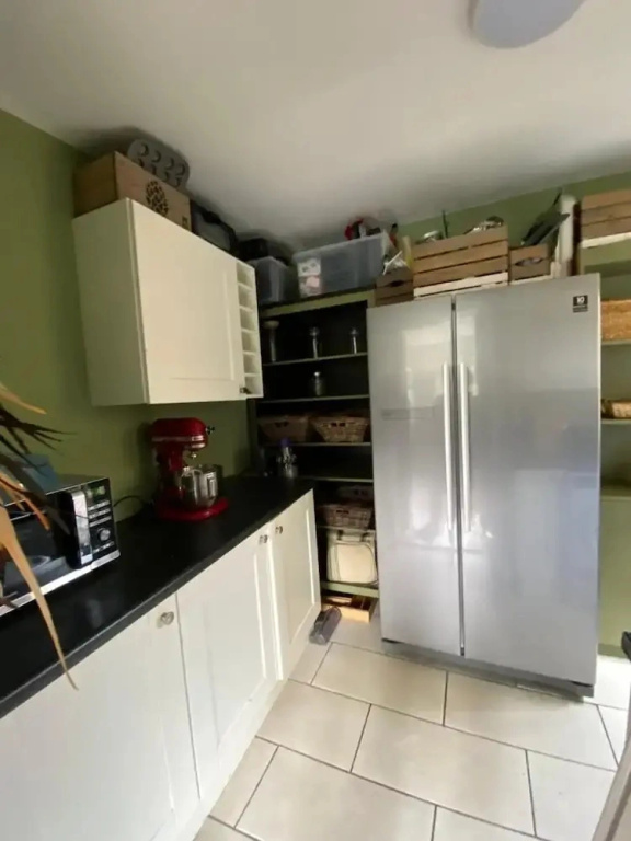 4 Bed House - Sleeps 8 - Pets - Parking - Wifi