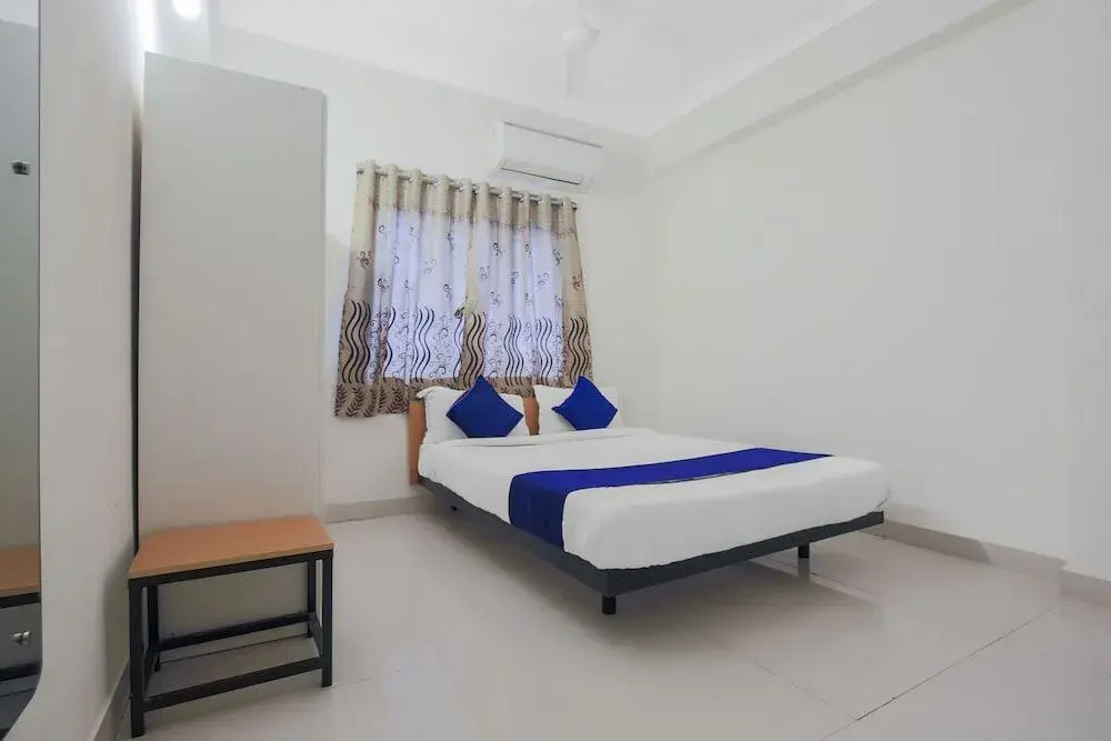 OYO 24138 SilverKey Shri Homes