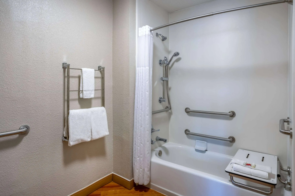 Days Inn by Wyndham Pleasant Prairie Kenosha