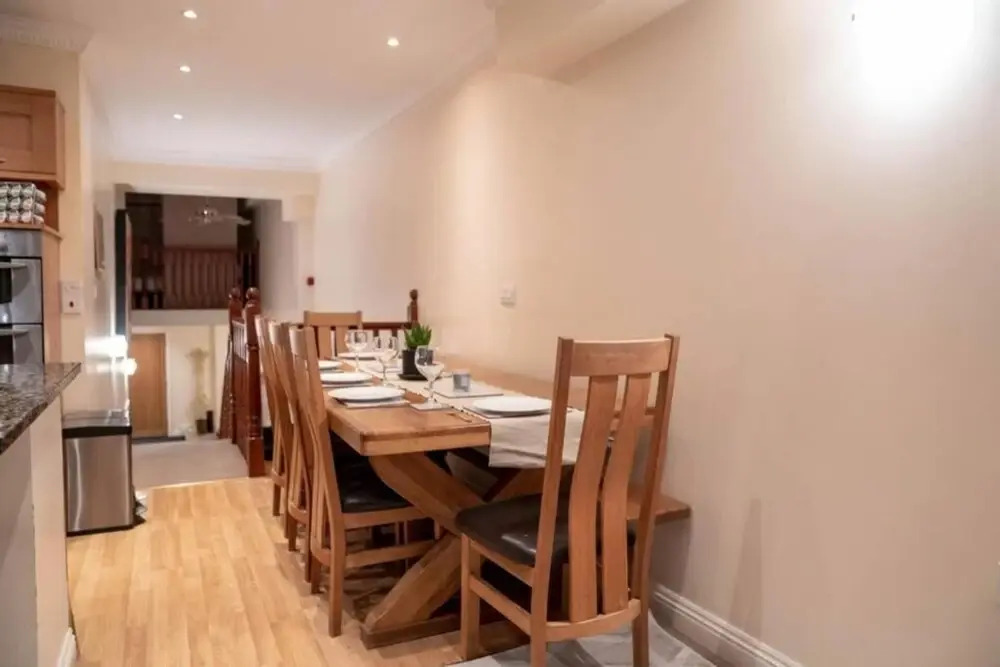 3-bed Apartment 5 Mins Walk to Boscombe Beach