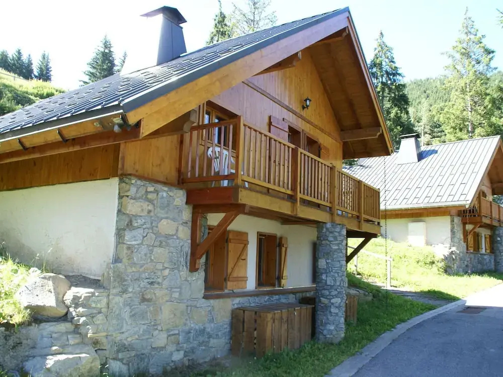 Mountain Chalet, hidden among the trees, with stunning views over lake