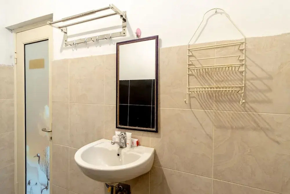 Green Elite by OYO Rooms