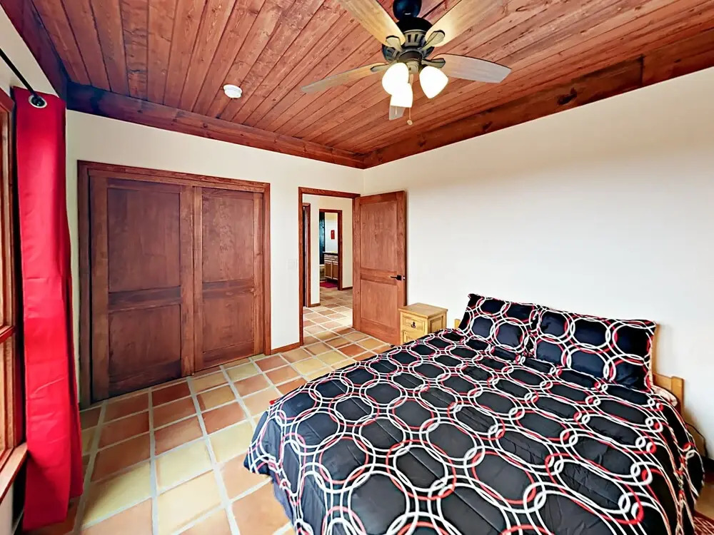 Secluded Oasis House 2 Bedrooms 1 Bathroom Home