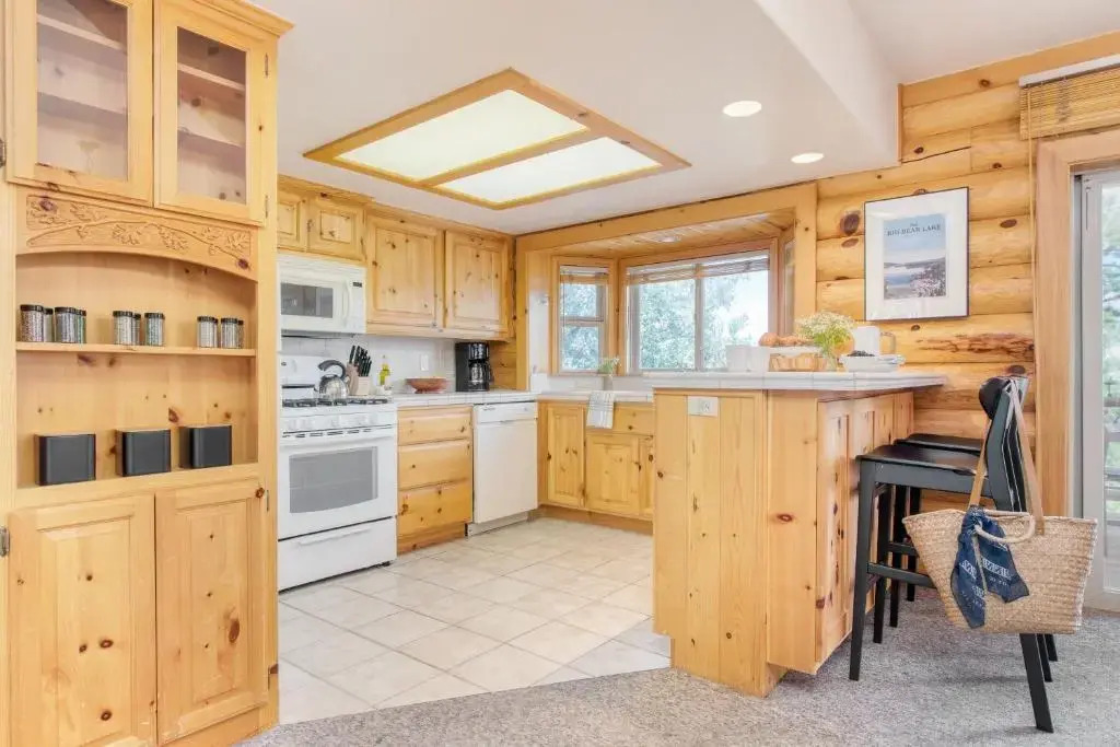 Tanglewood by AvantStay 10mins to Bear Mountain Contemporary Hillside Cabin