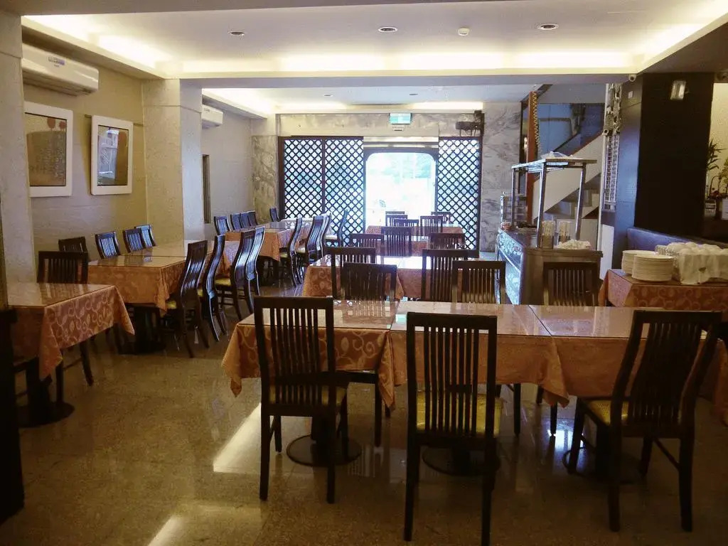 E Moon Hotel