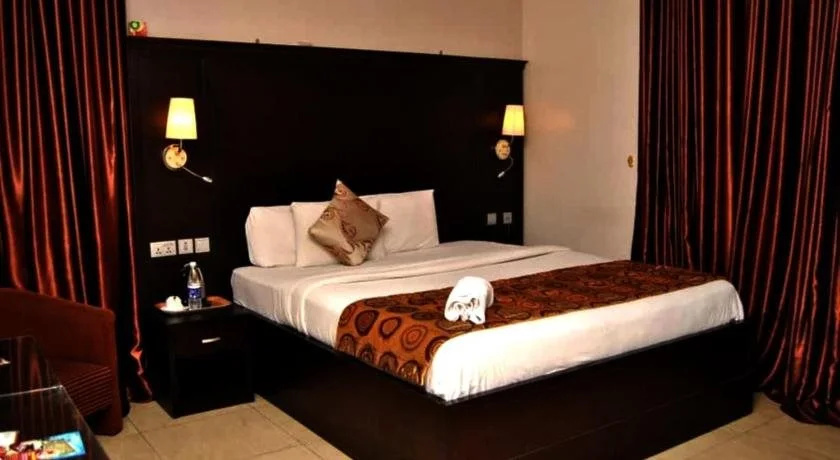 Royal Jatoz Hotels