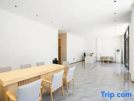 Liangqi Mountain House Homestay (Beihai Silver Beach)