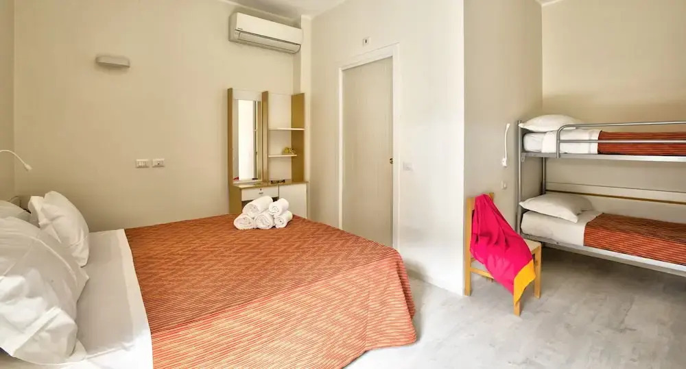 Hotel Clara