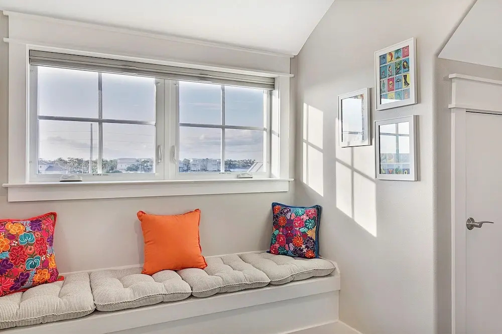 164 Sunset Avenue Townhouse 3 Bedrooms 3.5 Bathrooms Townhouse