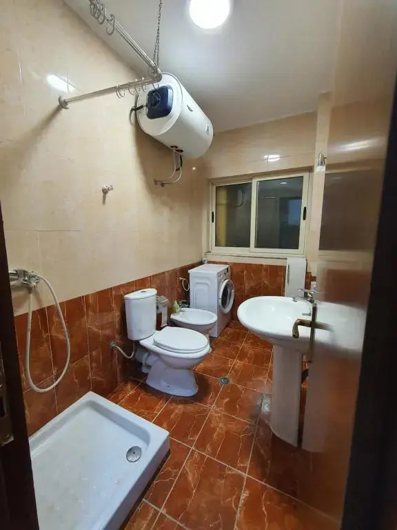 Cozy 1 Bedroom apartment near parks, cafes & restaurants