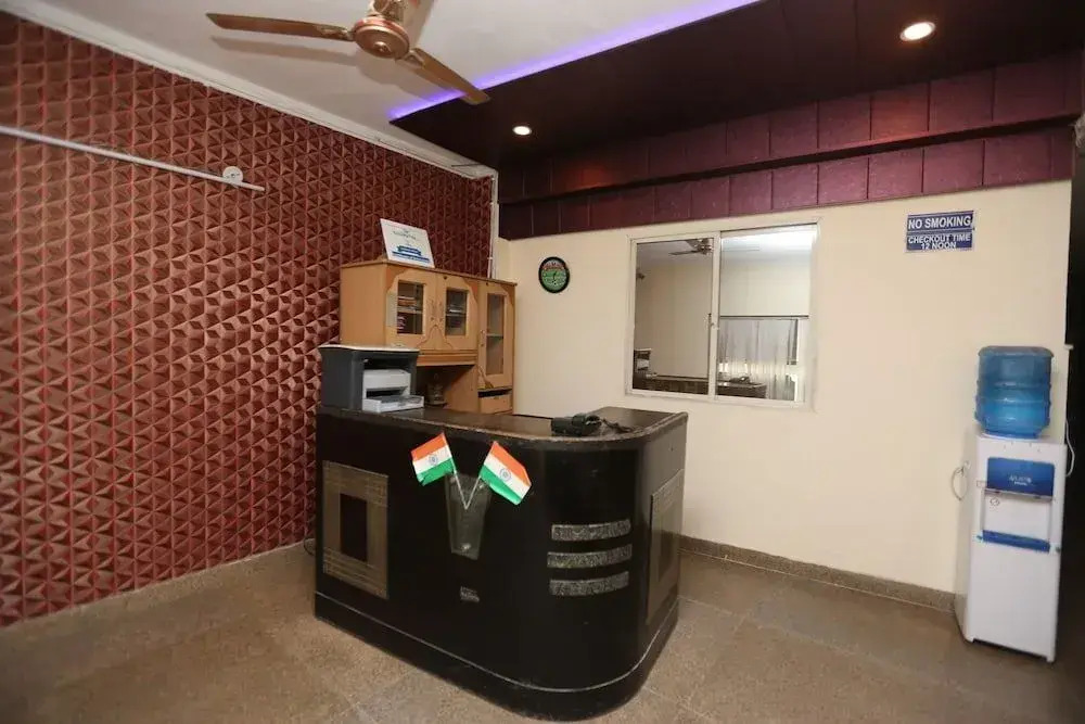 OYO 19452 Hotel Swift Inn