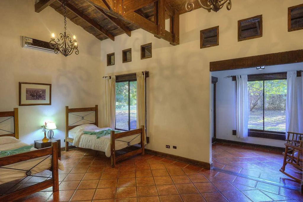 Hacienda La Pacífica Eco-Lodge