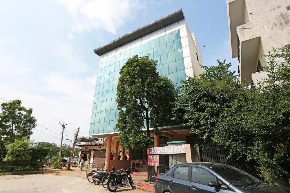 OYO 18931 Flagship Azad Square Medanta