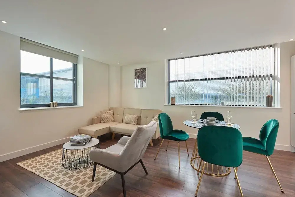 1BR Flat With a Double Bed - New Eton House Residence Slough