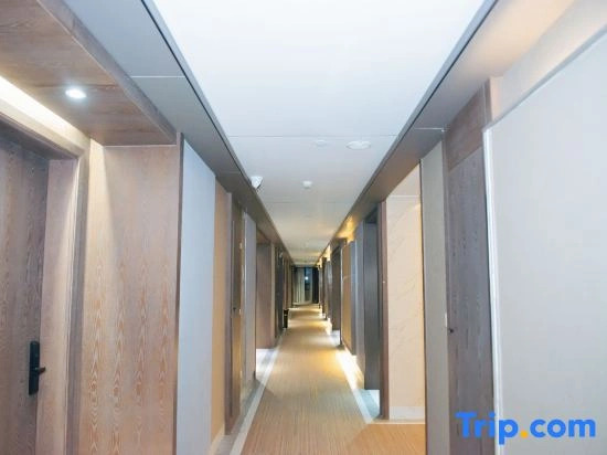 Jiulong Hot Spring Holiday Hotel