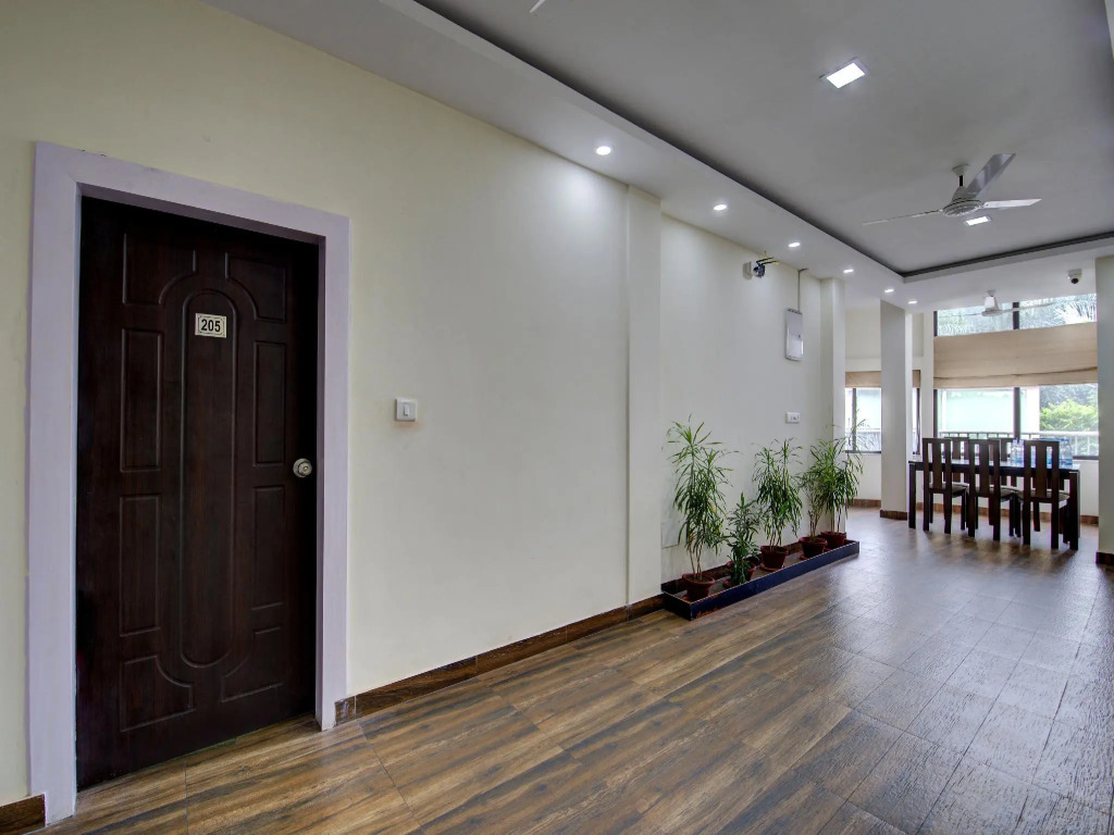 OYO 7616 Maple The Residence New Town