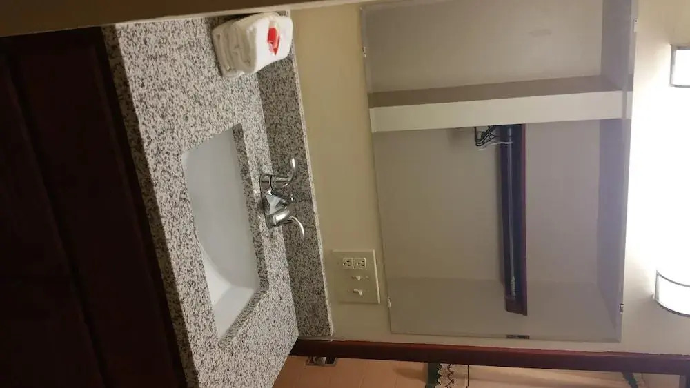 Dartmouth Motor Inn