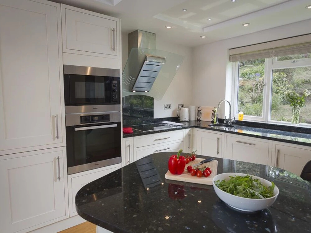 6 Knowle Court