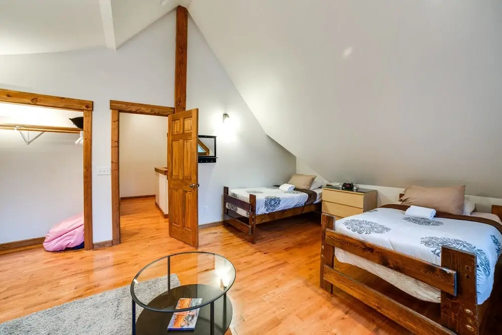 50mbr - Hot Tub - Pets Ok - Wi-fi - Sleeps 8 3 Bedroom Home