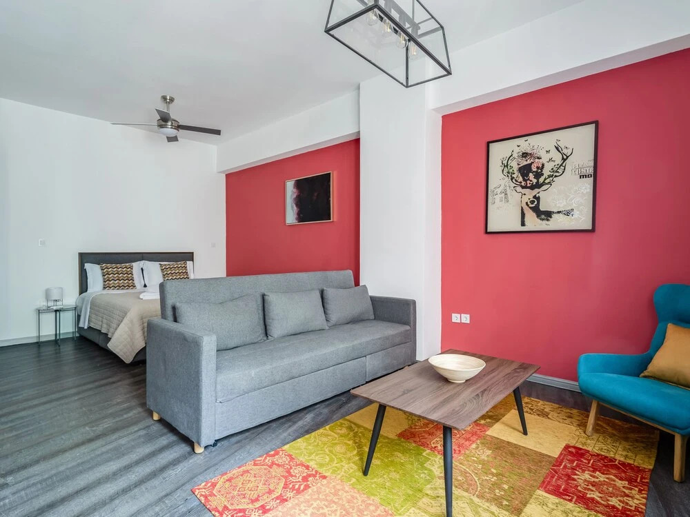 Sanders Center - Lovely Studio Apartment