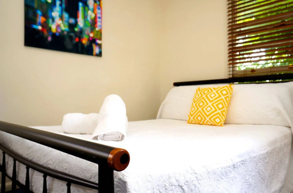Ellies Guest House