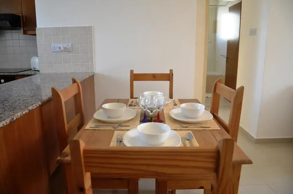 Top floor, 2 bedroom apartment Vanessa D204, FREE WIFI, village view