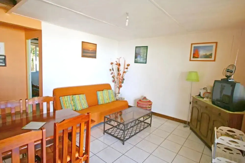 House With 2 Bedrooms in Saint Paul, With Wonderful sea View, Enclosed