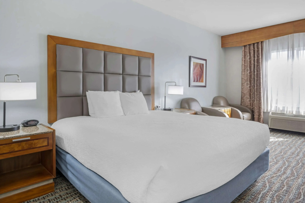 Best Western PLUS Peppertree Inn at Omak
