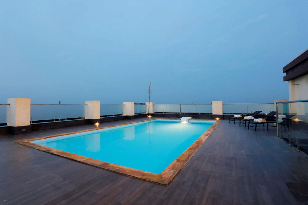 Nataraj Sarovar Portico