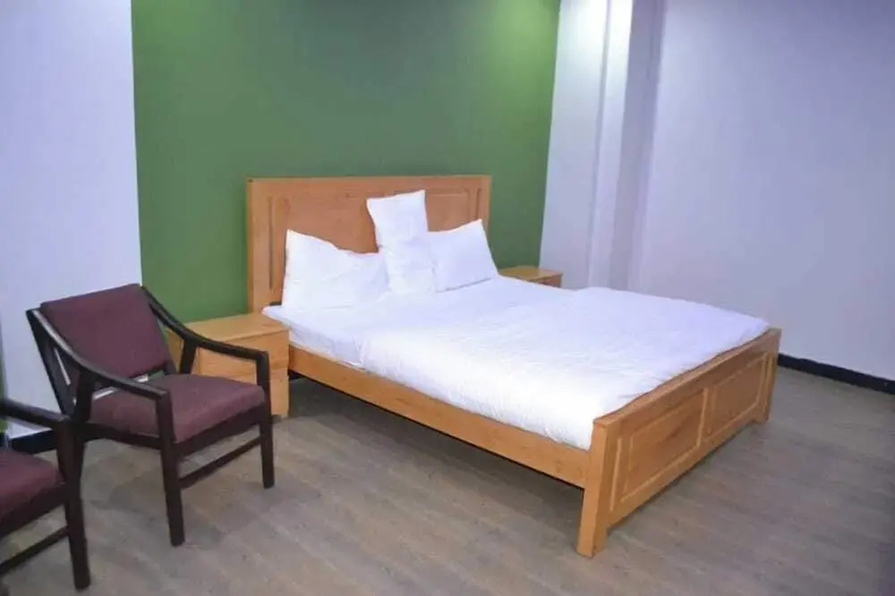 Green Valley Hotel & Restaurent