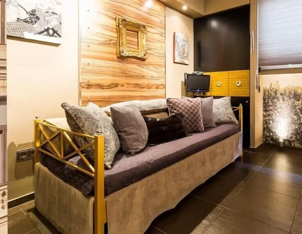 Outstanding studio in Kolonaki near the Metro